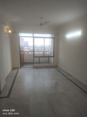 Room in 2 BHK Apartment at Suncity Essel Tower, Sector 28 – for Sale