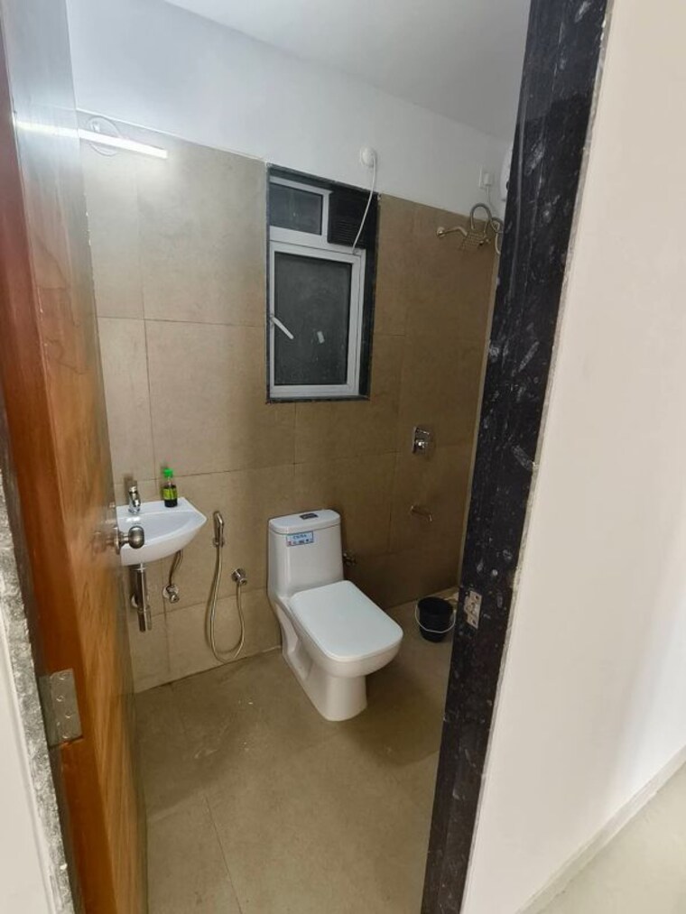 Bathroom, prerna-apartment-andheri 2 Bedroom 725 Sq.Ft. Apartment In Andheri West Mumbai 10565378
