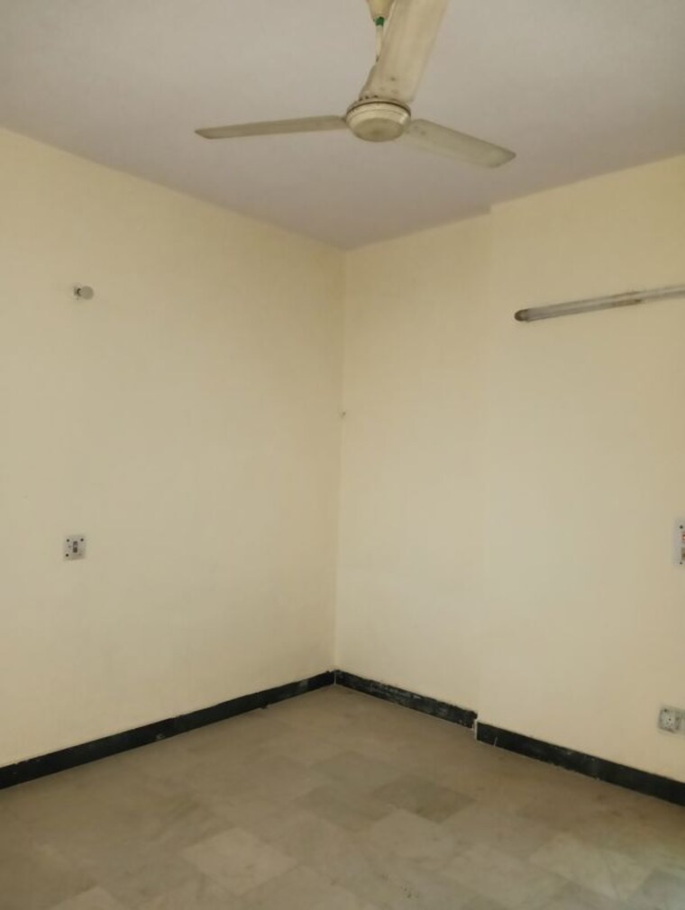Room, sector 23 1 Bedroom 1120 Sq.Ft. Independent House In Sector 23 Gurgaon 10565393