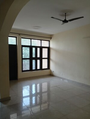 1 RK Independent House For Rent in Sector 23
