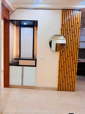 Room in 3 BHK Builder Floor at Sushant Lok I – for Rent