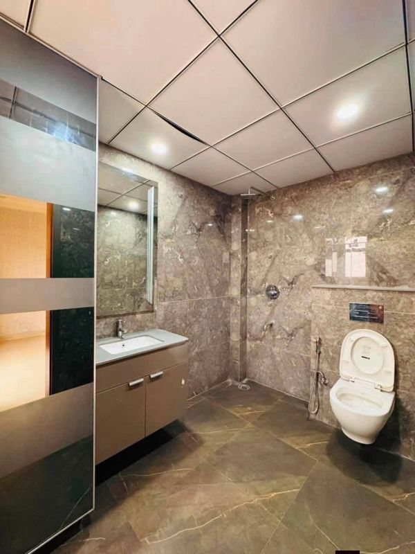 Bathroom, sushant lok i 3 Bedroom 1800 Sq.Ft. Builder Floor In Sushant Lok I Gurgaon 10565405