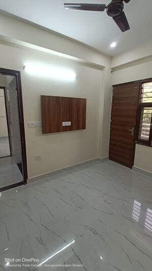 Room in 2 BHK Builder Floor at Ansal Plaza Sector-23, Sector 23 – for Rent