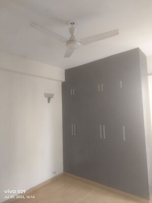 Room in 3 BHK Apartment at Unitech Uniworld Gardens, Sector 47 – for Sale