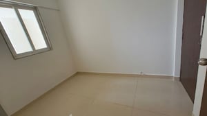 Room in 3.5 BHK Apartment at Hubtown Rising City, Ghatkopar East – for Rent