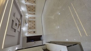 Room in 4 BHK Builder Floor at Green Fields Colony – for Sale