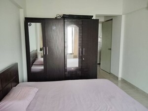 Room in 1 BHK Apartment at Malad Apartment, Malad West – for Rent