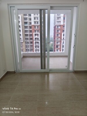 Room in 4 BHK Apartment at Lotus Panache, Sector 110 – for Rent