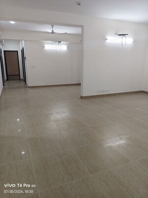 Room in 4 BHK Apartment at Lotus Panache, Sector 110 – for Rent