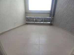 Room in 3 BHK Apartment at Goel Ganga Utopia, Bavdhan – for Rent