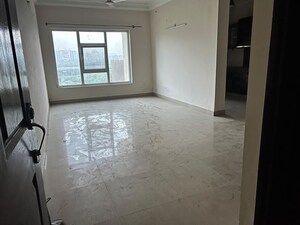 Room in 3.5 BHK Apartment at Paramount Floraville, Sector 137 – for Rent