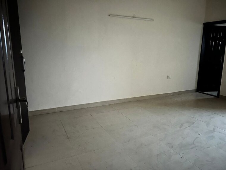 Room, paramount-floraville 3.5 Bedroom 1685 Sq.Ft. Apartment In Sector 137 Noida 10565465