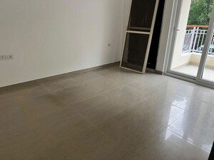 Room in 3 BHK Apartment at Gulshan Vivante, Sector 137 – for Rent