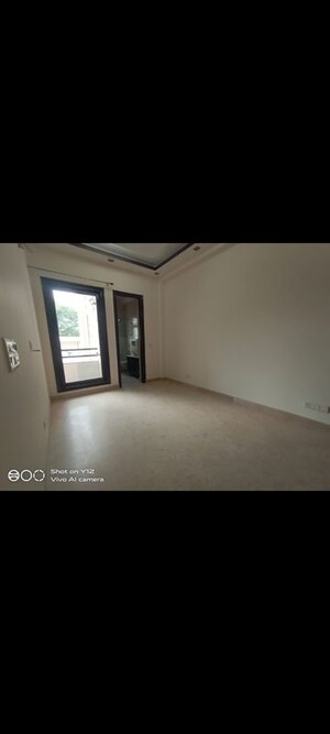 Room in 3 BHK Builder Floor at Greater Kailash I – for Rent
