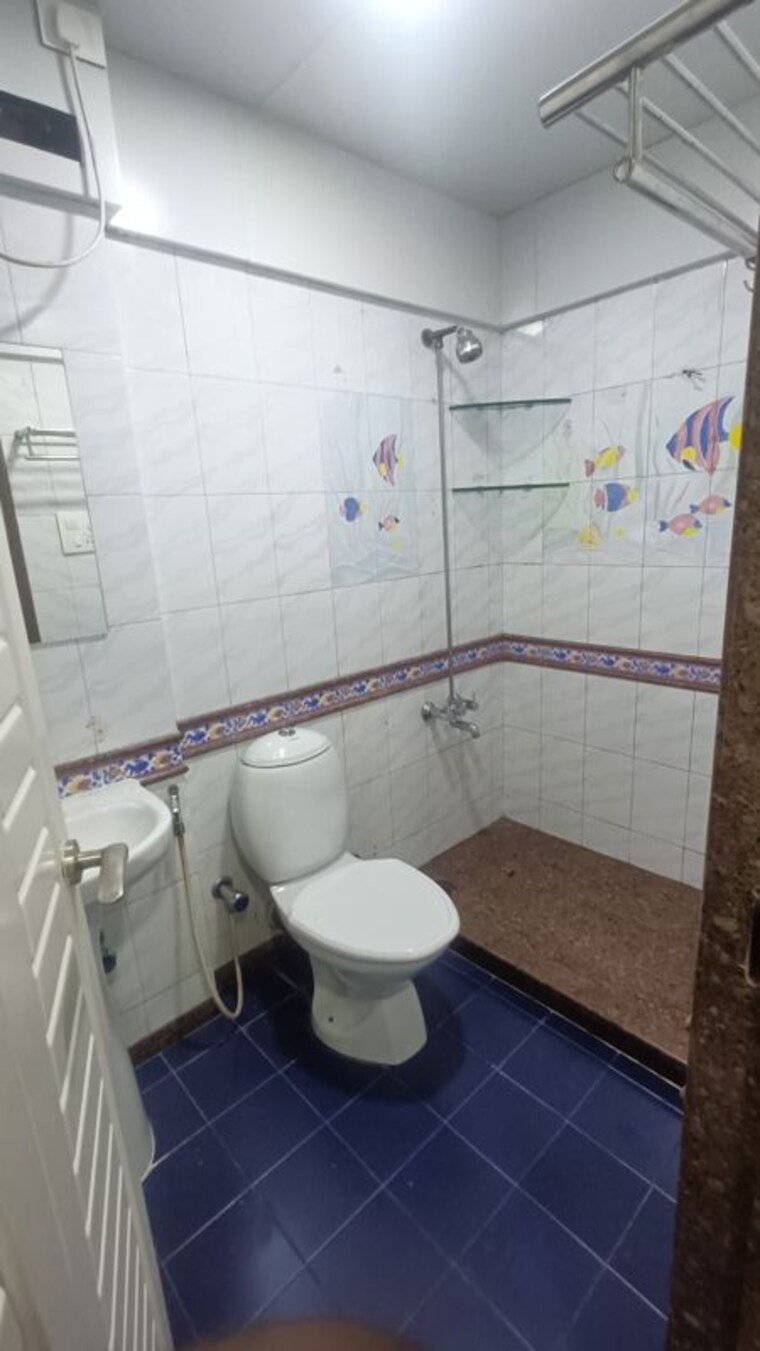 Bathroom, meridian-apartment-andheri 3 Bedroom 1200 Sq.Ft. Apartment In Andheri West Mumbai 10565501