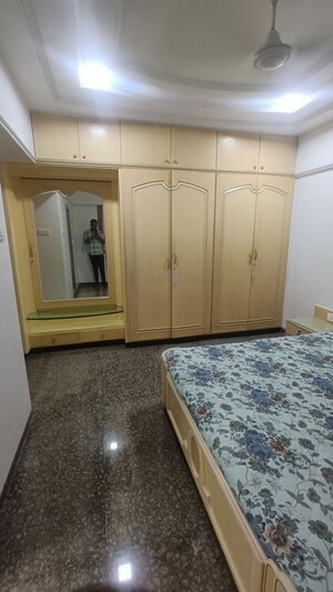 Master Bedroom in 3 BHK Apartment at Meridian Apartment Andheri, Andheri West – for Rent