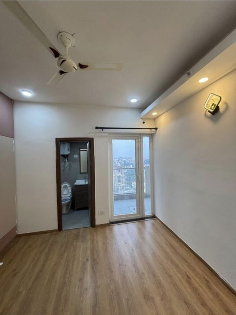 Room, tulip-yellow 3 Bedroom 1704 Sq.Ft. Apartment In Sector 69 Gurgaon 10565523