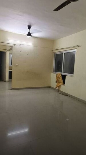 Parking in 2 BHK Apartment at Alaknanda Apartment Gomti Nagar, Gomti Nagar – for Rent