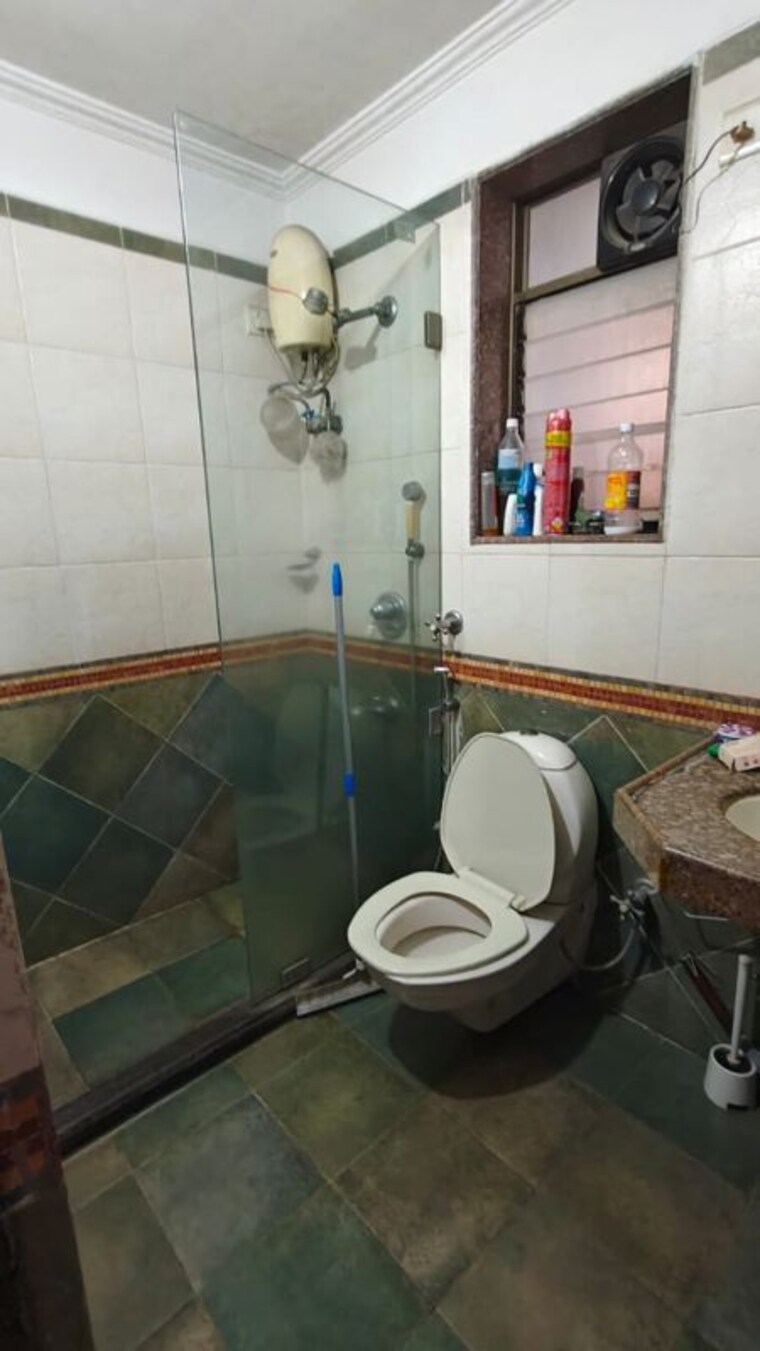 Bathroom, chembur 3 Bedroom 1625 Sq.Ft. Apartment In Chembur Mumbai 10565195