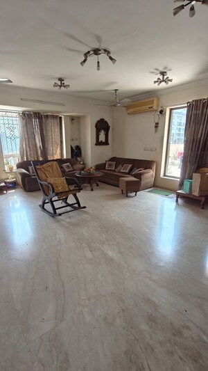 Living Room in 3 BHK Apartment at Chembur – for Rent