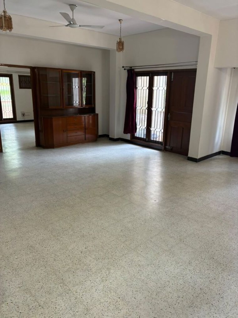 Room, cooke town 3 Bedroom 2000 Sq.Ft. Apartment In Cooke Town Bangalore 10565552