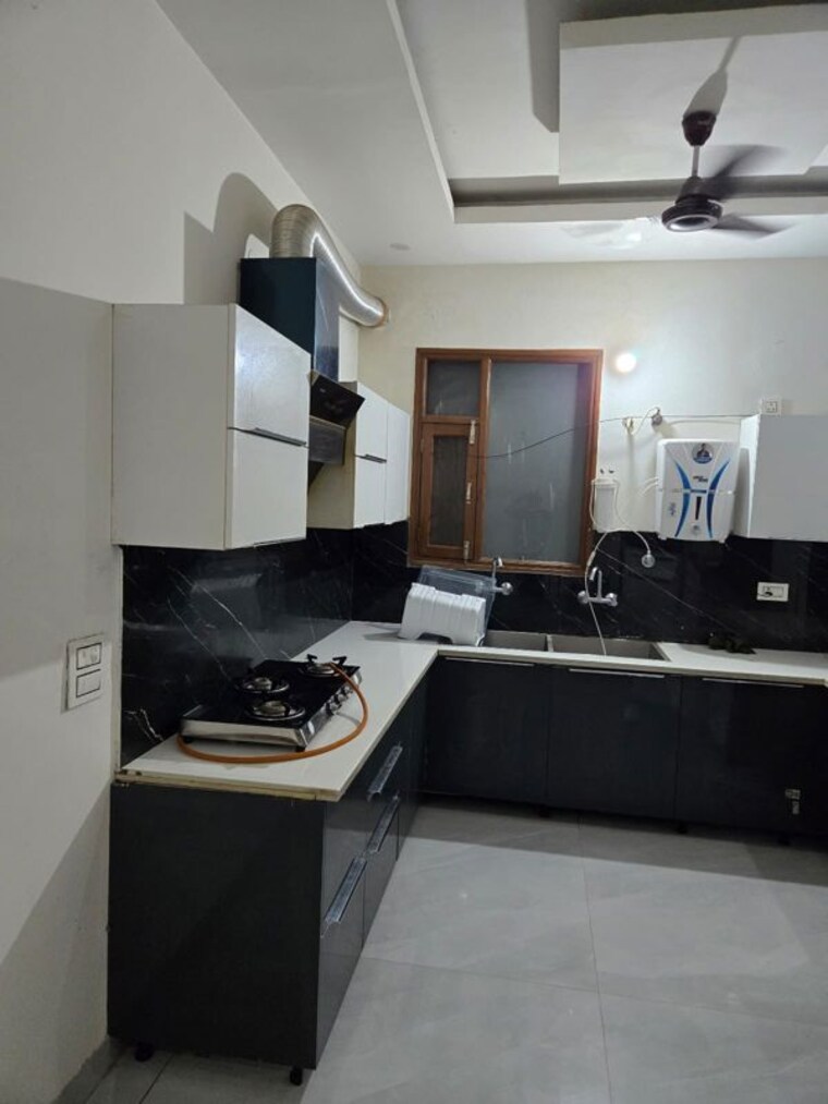 Kitchen, mamta-homes 3 Bedroom 1960 Sq.Ft. Apartment In Lohgarh Zirakpur 10565546