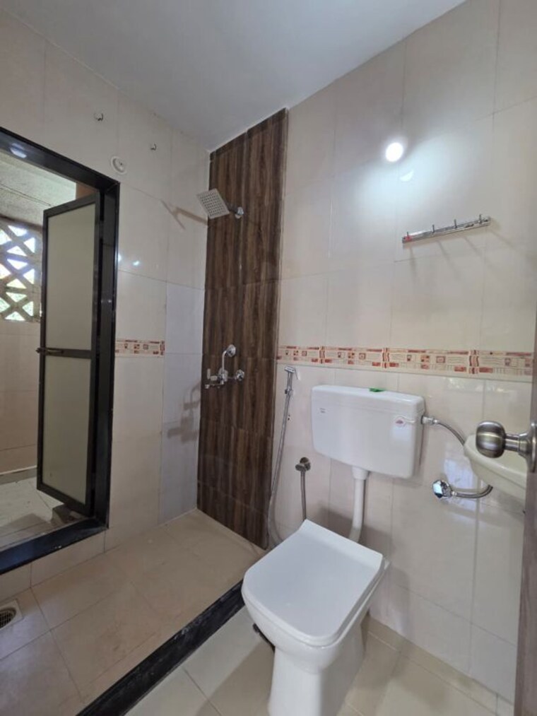 Bathroom, chembur 3 Bedroom 1560 Sq.Ft. Apartment In Chembur Mumbai 10565603