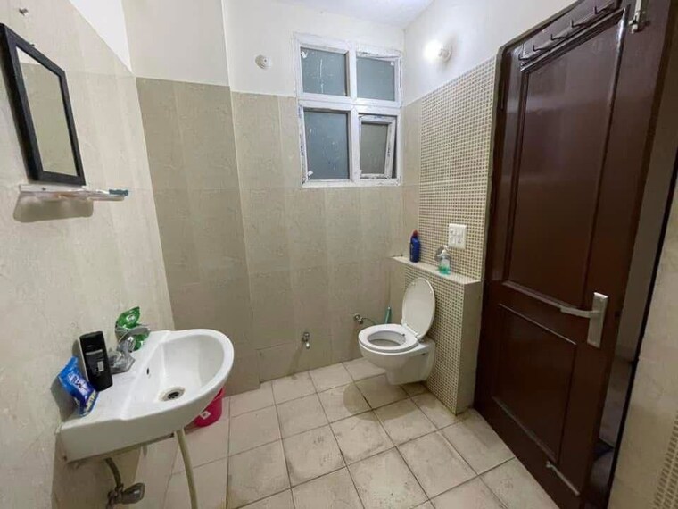 Bathroom, sector 76 2 Bedroom 2200 Sq.Ft. Builder Floor In Sector 76 Mohali 10565607