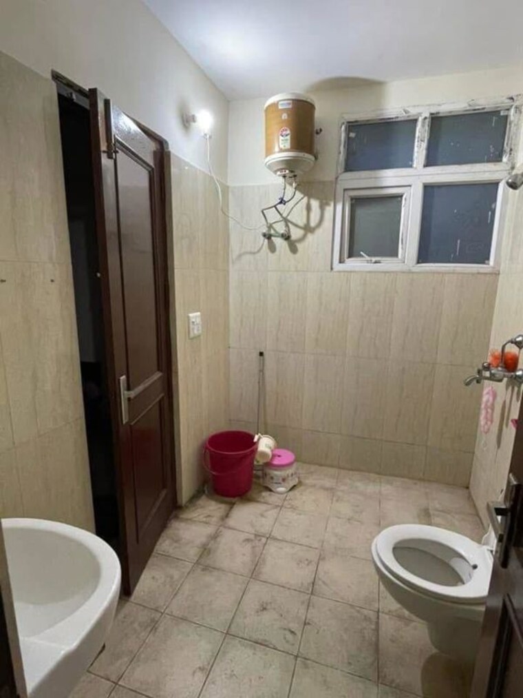 Bathroom, sector 76 2 Bedroom 2200 Sq.Ft. Builder Floor In Sector 76 Mohali 10565607