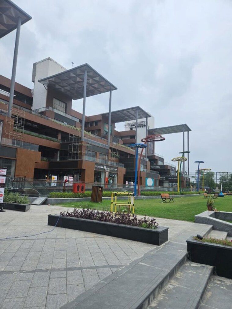 Exterior View, sunrise-sun-twilight-metro-street Commercial Shop 485 Sq.Ft. In Sector 27 Yamuna Expressway Greater Noida 10559447
