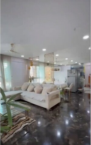 Living Room in 3 BHK Apartment at Chembur – for Rent