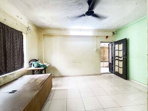 Room in 1 BHK Apartment at Jivraj Park – for Sale