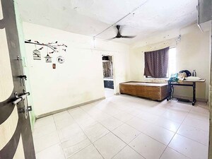 Room in 1 BHK Apartment at Jivraj Park – for Sale