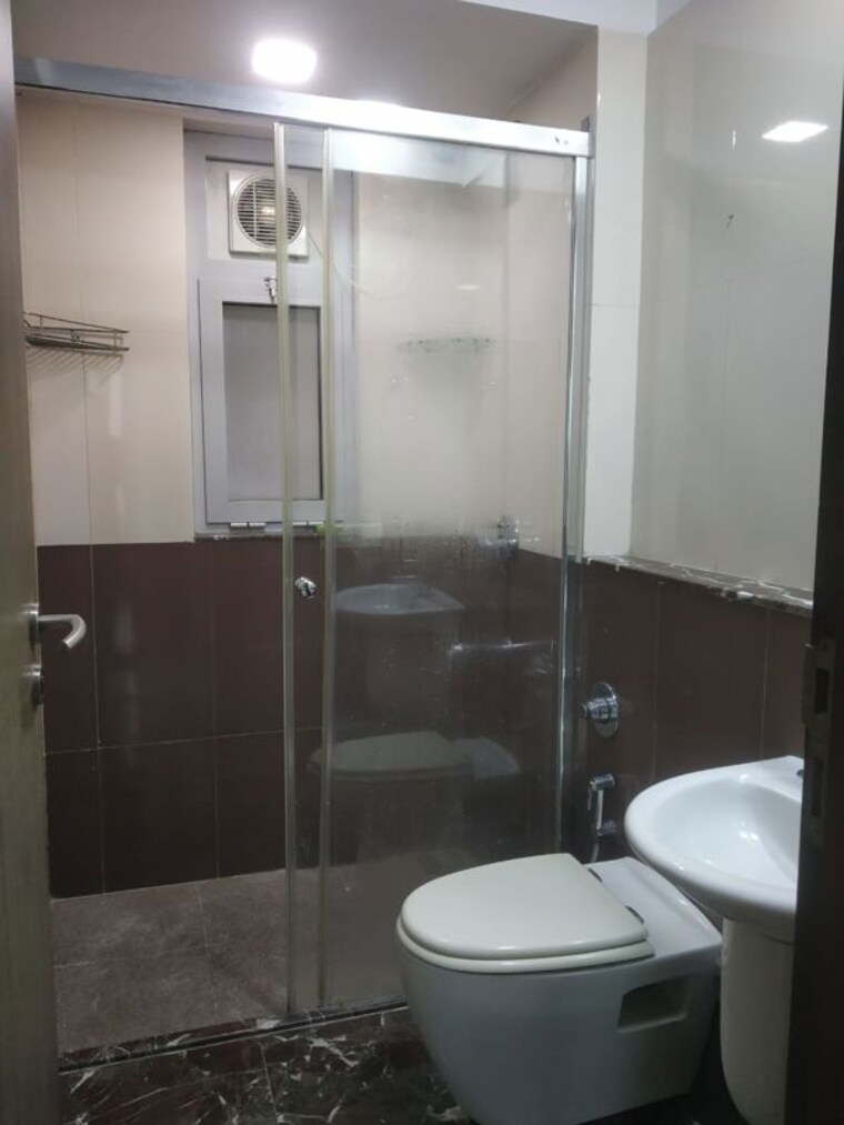 Bathroom, db-woods 3 Bedroom 1785 Sq.Ft. Apartment In Goregaon East Mumbai 10565661