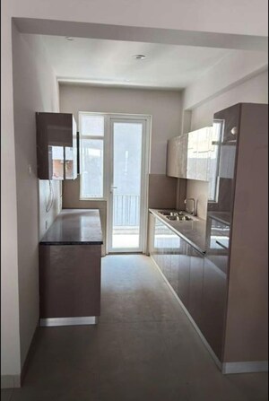 Room in 3 BHK Apartment at SAV Gulnaar Meadows, Ambala Highway – for Rent