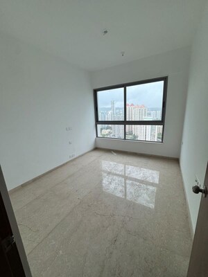 Room in 3 BHK Apartment at Lodha Sterling, Kolshet Road – for Rent