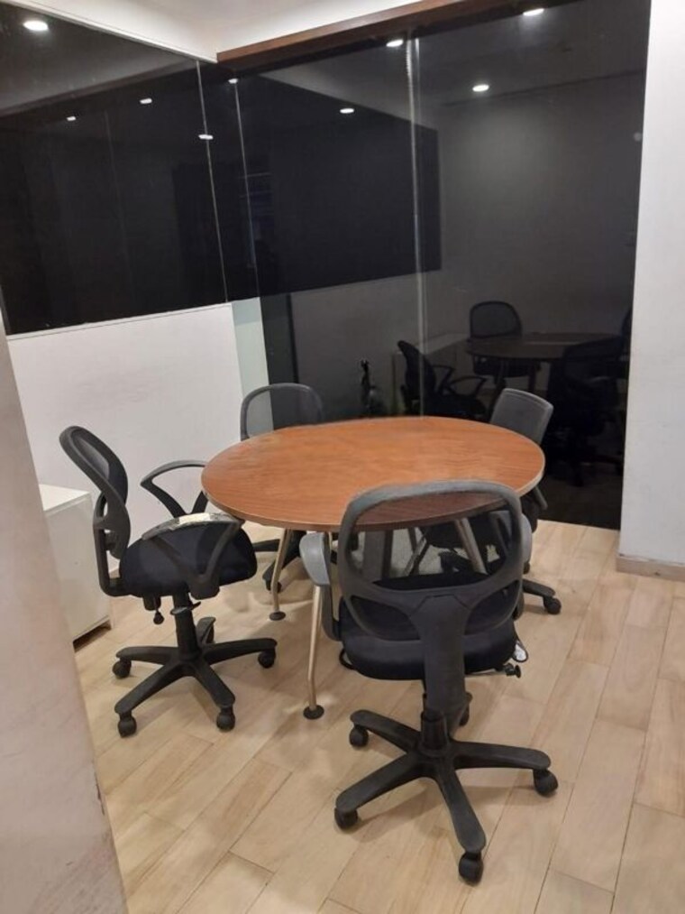 Team Area, tukoganj Commercial Office Space 1900 Sq.Ft. In Tukoganj Indore 10565733