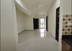 Room in 4 BHK Apartment at Gomti Nagar – for Rent