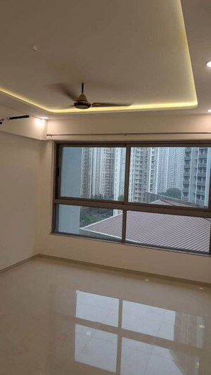 Room in 3 BHK Apartment at Kalpataru Parkcity, Kolshet Road – for Rent