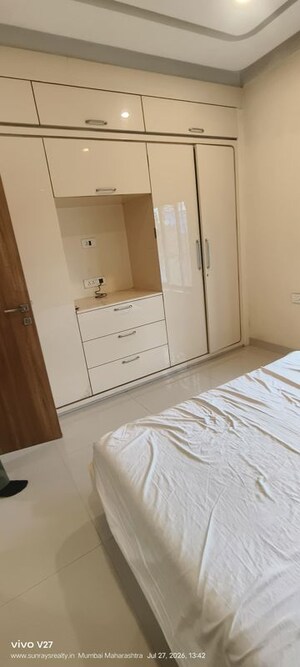 Room in 3 BHK Apartment at Matunga West – for Rent