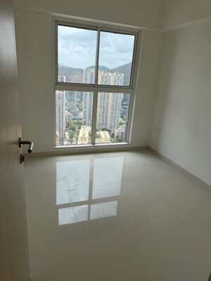 Room in 3 BHK Apartment at Lodha Sterling, Kolshet Road – for Rent