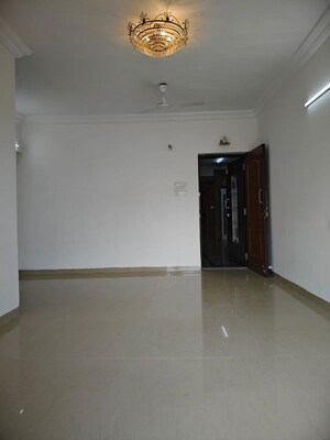 Room in 2 BHK Apartment at K Raheja Heights, Malad East – for Rent