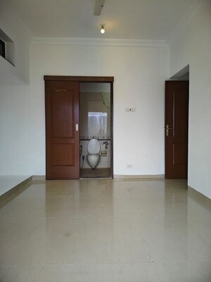 Room in 2 BHK Apartment at K Raheja Heights, Malad East – for Rent