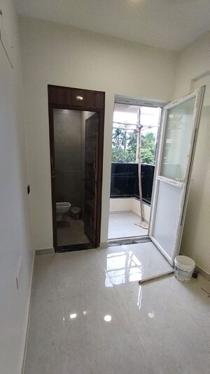 Room in 3 BHK Apartment at Benson Town – for Rent