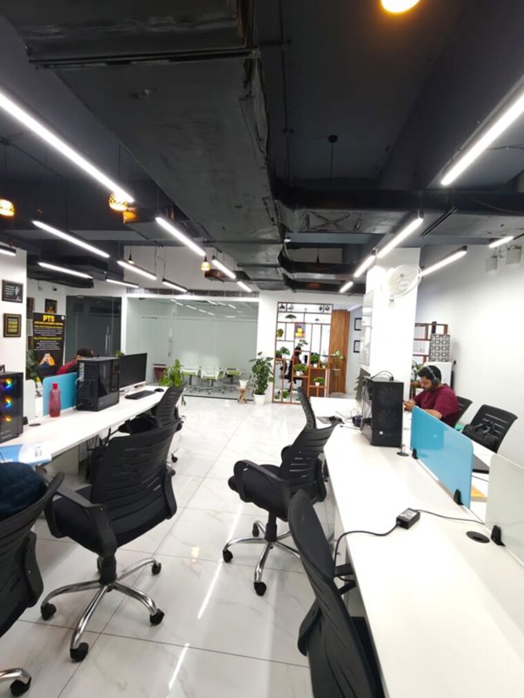 Team Area, sector 2 Commercial Office Space 2000 Sq.Ft. In Sector 2 Noida 10565800