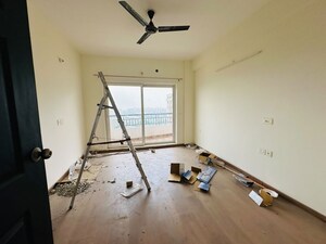 Room in 3 BHK Apartment at Ansal Crown Heights, Sector 80 – for Rent