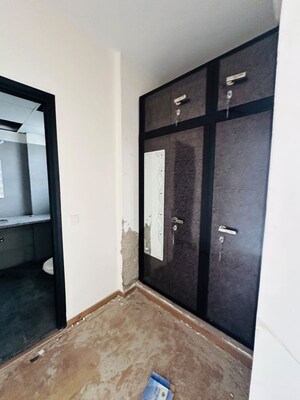 Room in 3 BHK Apartment at Ansal Crown Heights, Sector 80 – for Rent