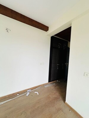 Room in 3 BHK Apartment at Ansal Crown Heights, Sector 80 – for Rent