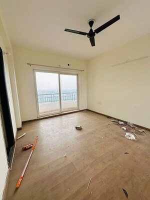 Room in 3 BHK Apartment at Ansal Crown Heights, Sector 80 – for Rent