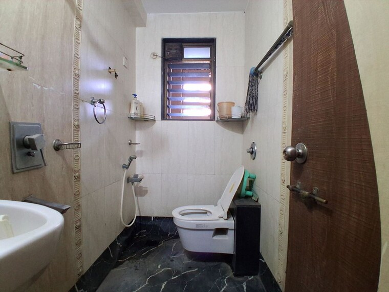 Bathroom, sai-intop-tower 3 Bedroom 1600 Sq.Ft. Apartment In Kharghar Navi Mumbai 10565861